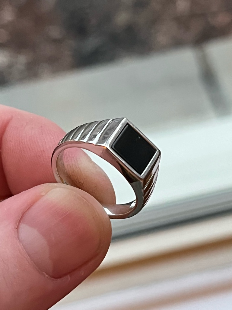 925 And Black Onyx Signet Ring 72$